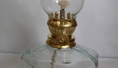 Λάμπα παραφινελαίου μικρή (250ml) οκτάγωνη 1 τεμ.