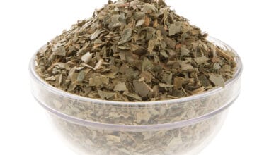 Μουσμουλιά φύλλα