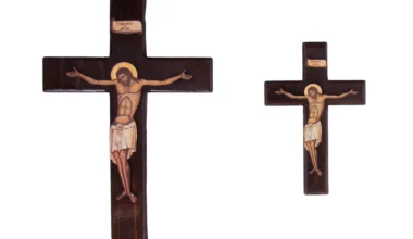 Εικόνισμα-σταυρός ξύλινο, κρεμαστό με τον Ιησού 1 τεμ.