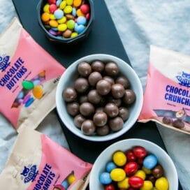 Σοκολατένια κουφετάκια γεμιστά με φυστίκι Healthy Co. Chocolate Peanuts χωρίς ζάχαρη/γλουτένη 40 γρ. - Image 2