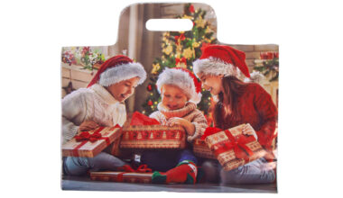 Τσάντα πλαστική χριστουγεννιάτικη "Merry Christmas and a happy new year" 38x26x12 εκ.